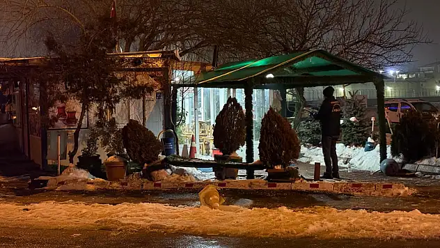 Kayseri'de babası ile kavga eden genç büfesini kurşunladı!