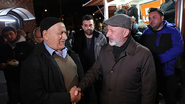 Kayseri'de Başkan mahalle mahalle geziyor!