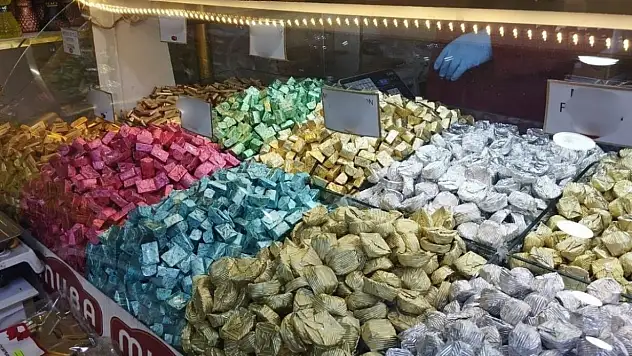 Kayseri'de bayram öncesi hareketlilik başladı! Çikolata ve şeker fiyatları belli oldu