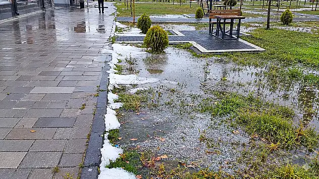 Kayseri'de dolu yağdı! Görenleri şaşırttı