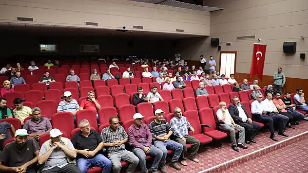 Kayseri'de, Belediyede 8 aylık işe girebilmek için umutla beklediler