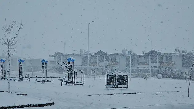 Kayseri'de beyaza büründü