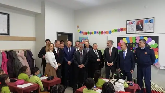 Kayseri'de 308 bin 35 öğrenci karnelerini aldı
