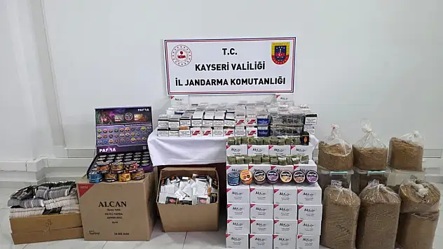 Kayseri'de binlerce makaron, kilolarca tütün ele geçirildi