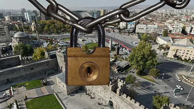 Kayseri'de bir bir kapandılar! 18 tanesi kapısına kilit vurdu