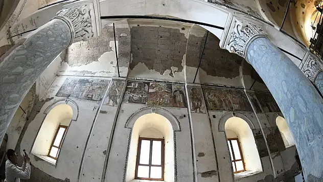 Kayseri'de bir dönem askerlik şubesi olarak kullanıldı! Tarihi kilisede çalışma tamamlandı