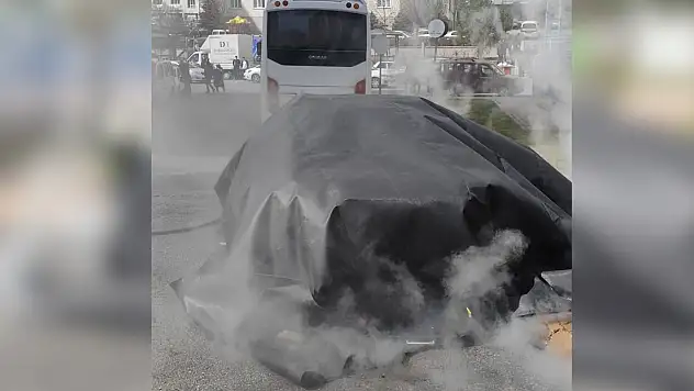 Kayseri'de bir ilk mi? Elektrikli otomobil yangını bakın nasıl söndürüldü!