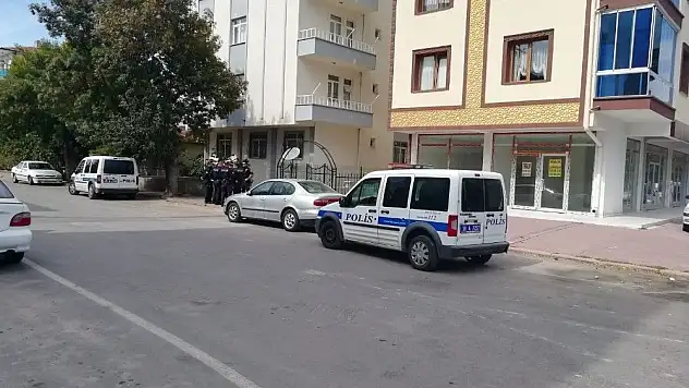 Tartıştığı kişiyi bıçaklayarak öldürdü