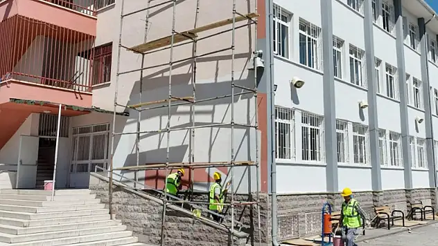 Kayseri'de bir okul daha yenileniyor