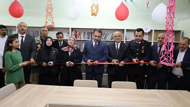 Kayseri'de bir okula daha kütüphane kazandırıldı!