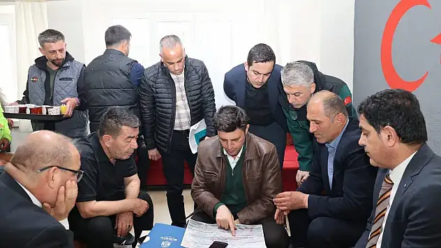 Kayseri'de bu adamlar neye bakıyor? İçlerinde Kaymakam, Başkan ve Müdür de var