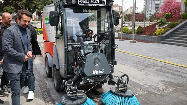 Kayseri'de bu araçlar yazın temizlik kışın kar küreyecek!