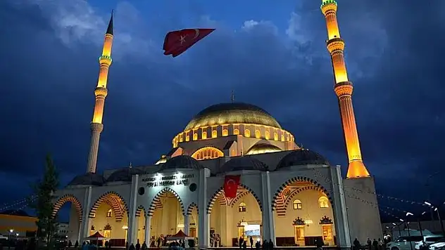 Kayseri'de bugün ezan vakitleri...