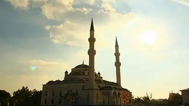 Kayseri'de bugün ezan vakitleri...