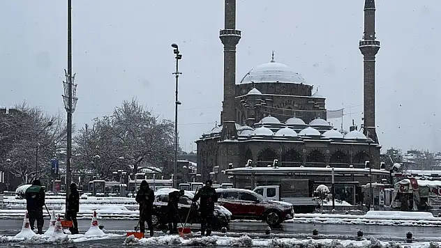 Kayseri'de bugün ezan vakitleri (30 Nisan Çarşamba)