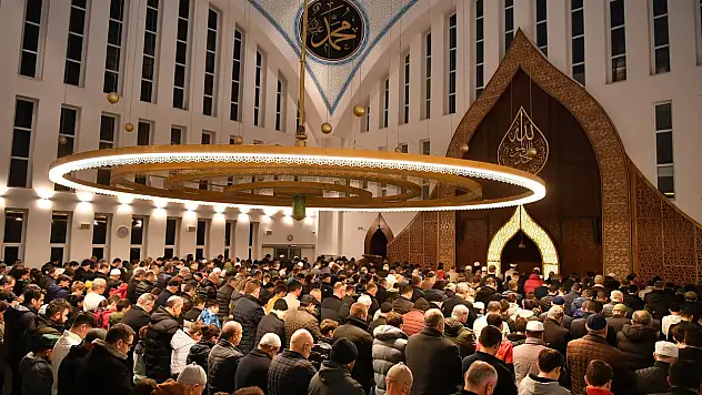 Kayseri'de bugün namaz vakitleri (04 Nisan 2026)