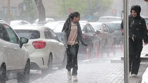 Kayseri'de bugün şakır şakır yağmur yağacak!