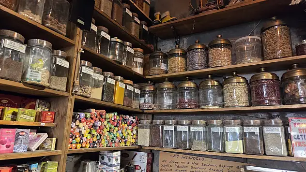 Kayserili esnaf diz ağrısına çözüm önerdi!