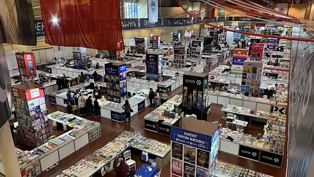 Kayseri'de Büyük Buluşma: Kitap Fuarı kapılarını ziyaretçilerine açtı