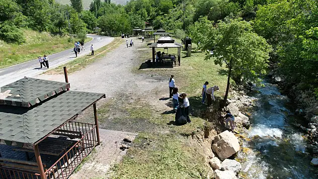 Kayseri'de çoluk çocuk herkes o bölgeye dağıldı!