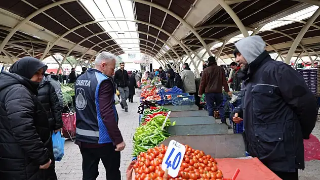 Kayseri'de denetim yağmuru! Pazarı tek tek incelediler