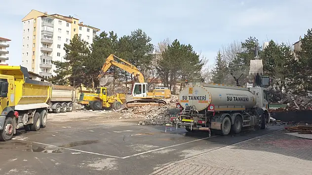 Kayseri'de deprem sonrası yıkılan okul hakkında flaş gelişme! 85 milyon TL'lik sözleşme imzalandı