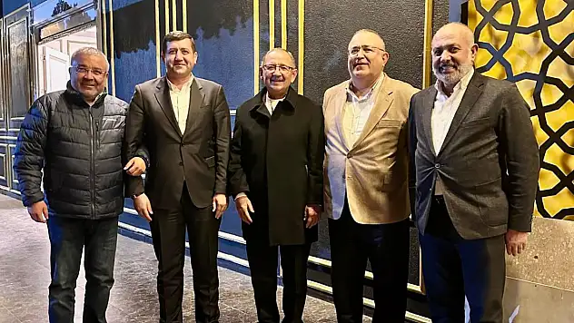 Kayseri'de dev isimlerin kritik buluşması! Şehrin geleceği masaya yatırıldı