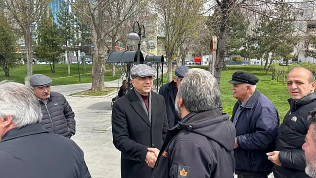 Kayseri'de emekliler bir araya geldi! O isim eşlik etti