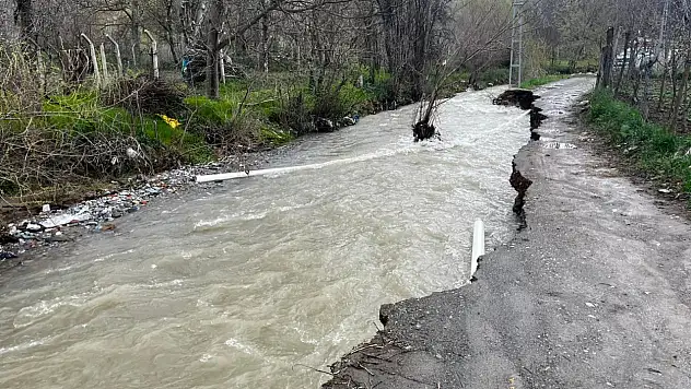 Kayseri'de yollar çöktü