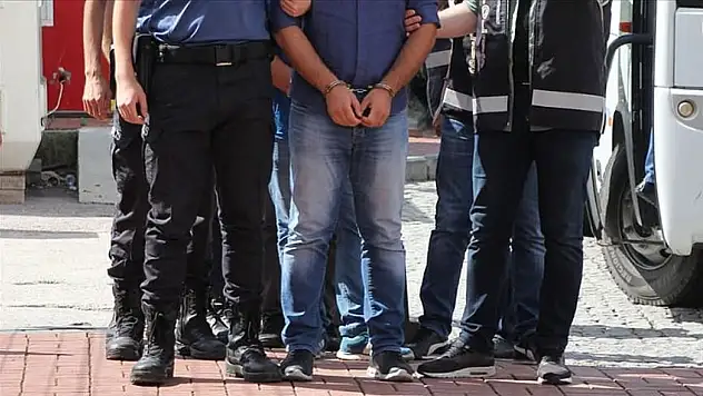 Kayseri'de polis ekiplerinden FETÖ/PDY operasyonu