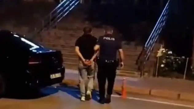 Kayseri'de film gibi kovalamaca! Araçtan çıkanlar şoke etti