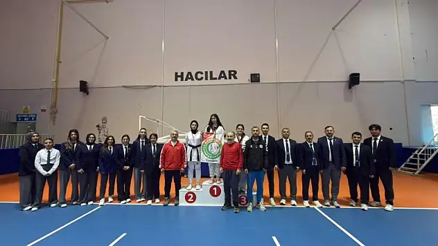 Kayseri'de genç taekwondocular ter döktü!