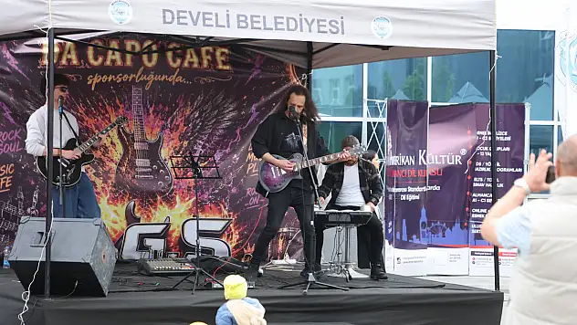 Kayseri'de gençler festivale akın etti