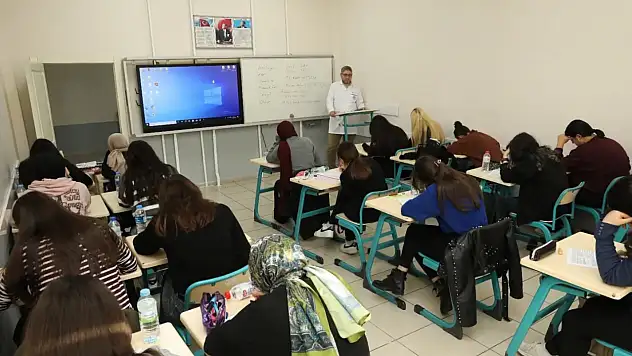 Kayseri'de gençlere sınav heyecanı