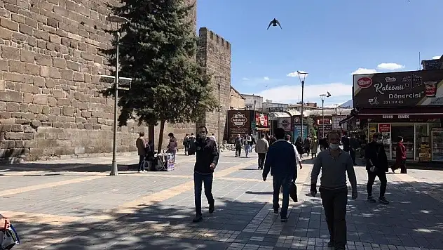 Kayseri'de 2 günlük kısıtlamanın ardından yoğunluk
