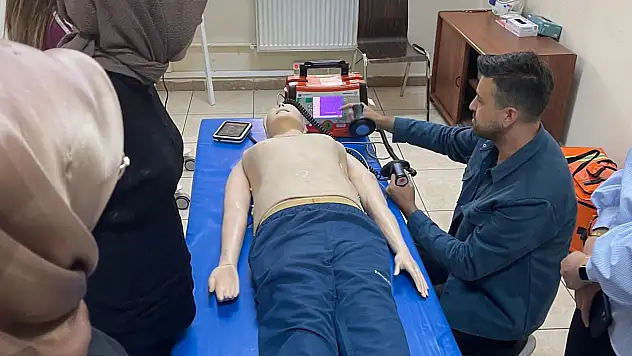 Kayseri'de hastaya yaklaşım eğitimi!