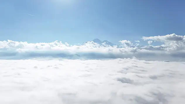 Kayseri'de hayran bırakacak manzara! Sis bulutlarının üzerinden kaydedildi