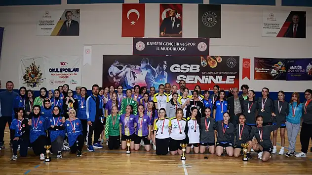 Kayseri'de hentbol heyecanı tamamlandı