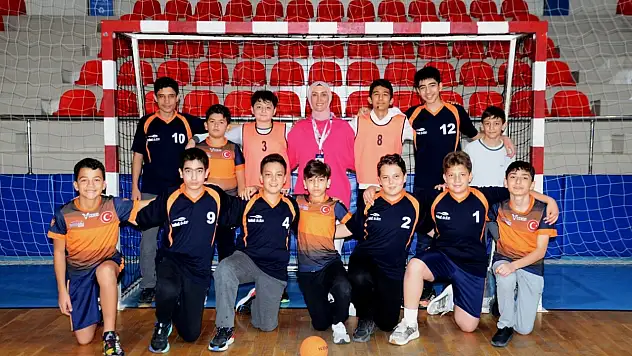 Kayseri'de hentbol heyecanı! Yarışmalar devam ediyor