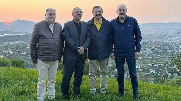 Kayseri'de herkes bu bayramlaşmayı konuşuyor! Özhaseki ile nerede buluştular?