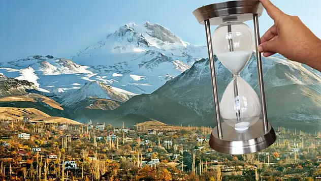 Kayseri'de herkesin merak ettiği 'Erciyes Dağı patlar mı?' sorusunun cevabı için geri sayım başladı! Konuyu bakın kim gündemine aldı?
