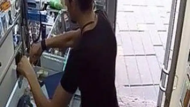 KAYSERİ'DE HIRSIZLIK ANI SANİYE SANİYE GÜVENLİK KAMERASINA YANSIDI