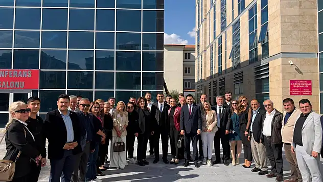 Kayseri'de iki başkan mazbatasını aldı!