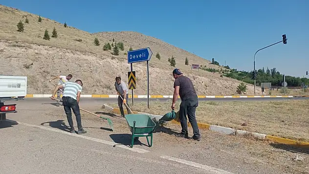 Kayseri'de ilçe giriş çıkışlarında hummalı çalışma