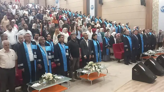 Kayseri'de ilk mezunlarını verdi! 65 öğrenciden 3'ü erkek