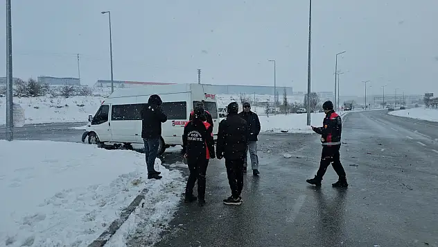 Kayseri'de işçi servisi ile tır çarpıştı! Çok sayıda yaralı var