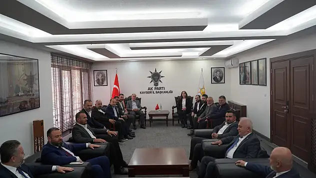 Kayseri'de istifa ettiler, AK Parti'ye katıldılar