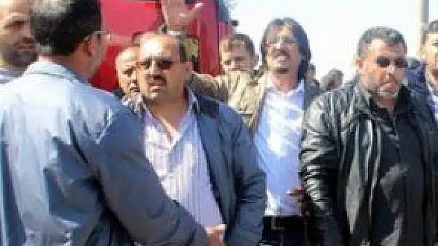 KAYSERİ'DE KAMYONCULAR YOL KESİP EYLEM YAPTI