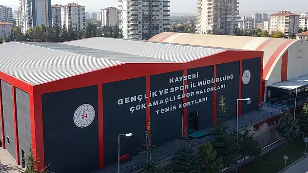 Kayseri'de kapalı tenis kortları ve çok amaçlı spor salonu hizmette