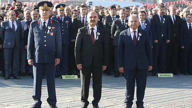 Kayseri'de ve Türkiye de Saat 09:05 te hayat durdu